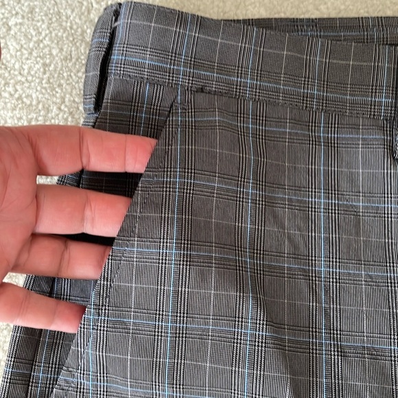 Men’s Izod golf shorts. Grey plaid with light blue stripe. New condition. - Picture 2 of 6